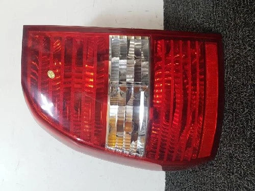 Left rear tail light assembly compatible with Kia Sportage 2006, genuine OEM replacement part 92401 1F002