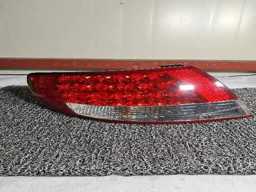Left rear combination tail light assembly compatible with Hyundai Azera 2007, genuine OEM replacement part 924013L0