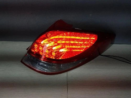 Right rear tail light assembly compatible with Hyundai Veloster 2012, RH OEM 92402, 2V110