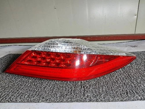 Right rear tail light assembly compatible with Hyundai Genesis Coupe 2010, genuine OEM replacement part 924023M0