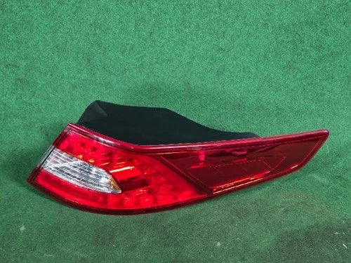 Right rear combination tail light assembly (RH) outer compatible with Kia K5 2013, OEM 924022T100