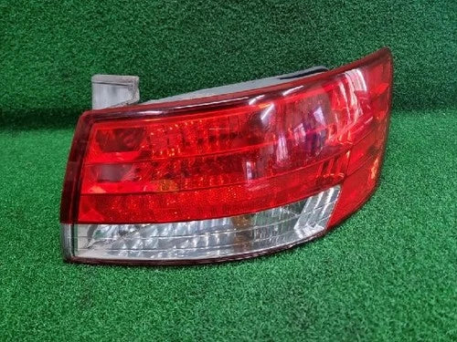 Right outer rear tail light assembly compatible with Hyundai NF 2007, genuine OEM replacement part 92402 3K400