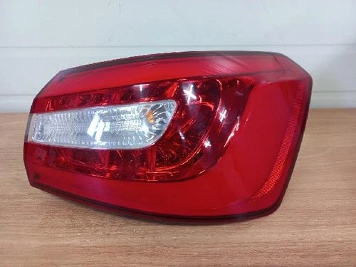 Right rear combination tail light assembly OEM 92402 3R500 compatible with Kia Cadenza 2013