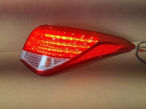 Right outer rear tail light assembly compatible with Hyundai i40 2012, genuine OEM replacement part 92402 3Z310