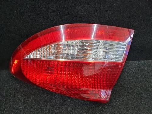 Rear tail light assembly Kia Sorento 2003 OEM 92402 FD000