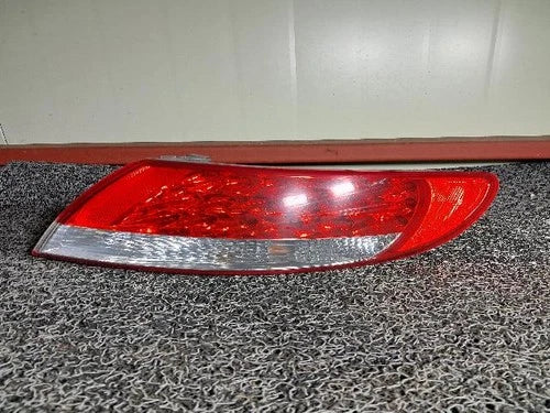 Right rear combination tail light assembly compatible with Hyundai Azera 2006, genuine OEM replacement part 92402 3L001
