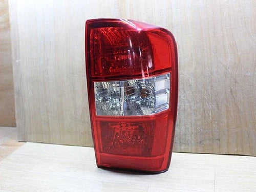 Rear combination tail light Kia (right side/passenger side) compatible with Kia Carnival OEM 924-4D1
