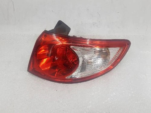 Right outer rear tail light assembly (OEM) 92402 2B000 compatible with Hyundai Santa Fe 2009