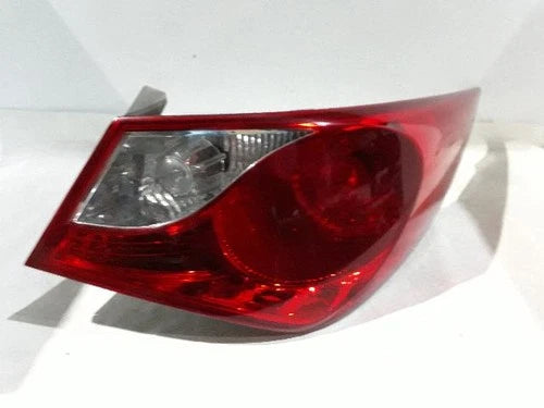 Right outer rear tail light assembly (OEM) 92402 3S010 compatible with Hyundai YF LPI 2011