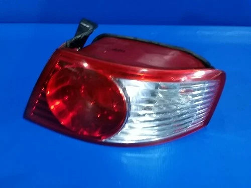 Right rear combination tail light assembly compatible with Kia Amanti 2004, genuine OEM replacement part 924023F000