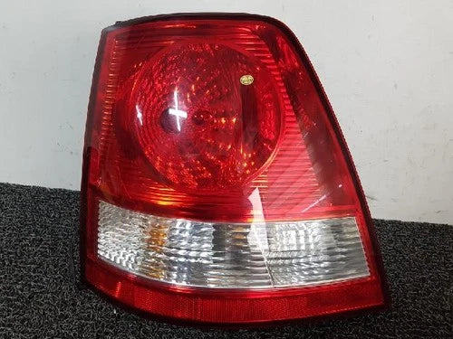 Left rear tail light assembly compatible with Kia Sorento 2002, genuine OEM replacement part 92401 3E000