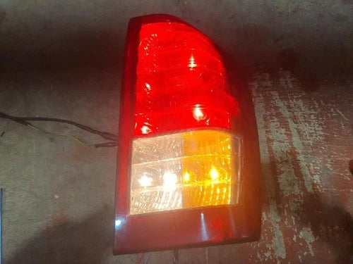 Right rear combination tail light assembly compatible with Kia Carnival 2010, genuine OEM replacement part 92402-4D000