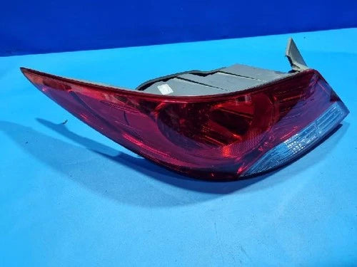 Left rear combination tail light assembly compatible with Hyundai Accent 2012, genuine OEM replacement part 92401 1R000