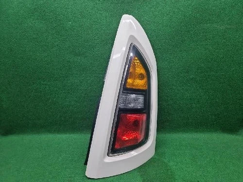 Used OEM Part - light assembly/tail lights rear combination compatible with Kia Soul 2010, genuine OEM replacement part 92420 2K000