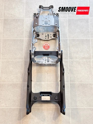 Refacción OEM Usada - 2019-2025 KAWASAKI NINJA ZX6R ZX636 SUBCHASIS TRASERO ORIGINAL