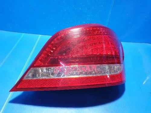 Right rear tail light assembly Hyundai Equus 2010 OEM 92402-3N010 and 92402-3N020