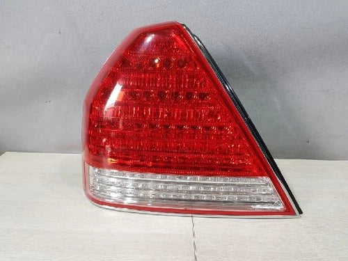 Left rear tail light assembly compatible with Hyundai Equus 2006, genuine OEM replacement part 924013B501