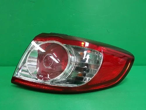 Rear combination tail light assembly (right) compatible with Hyundai Santa Fe 2010, OEM 92402 2B500