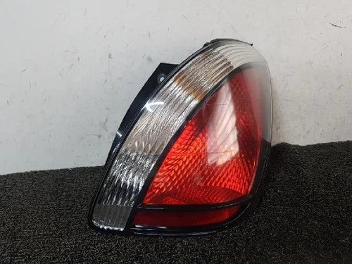 Rear tail light assembly compatible with Kia Rio 2005, genuine OEM replacement part 92402 1G200