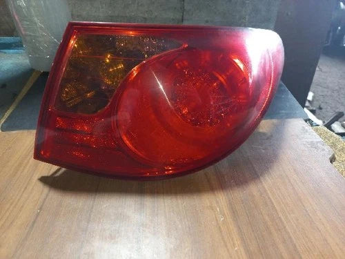 Rear combination tail light outer right compatible with Hyundai Elantra 2010 (genuine OEM replacement part 924022H500)