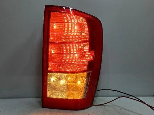 Right rear combination tail light assembly compatible with Kia Carnival 2010, genuine OEM replacement part 924024J000