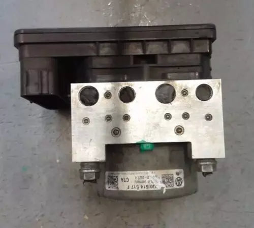 Bomba/Módulo ABS OEM usada para 2015-2016 Audi A3 - 1.8L FWD