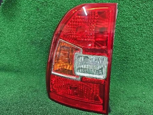 Left rear tail light assembly compatible with Kia Sportage 2009, genuine OEM replacement part 92401 1F500