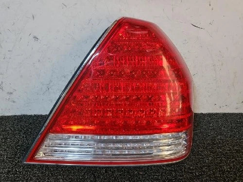 Rear tail light Hyundai Equus 2002 (combination light rear right) OEM 92402 3B100