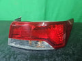 Conjunto de faro/calavera trasero exterior derecho Kia 2013 OEM 92402 1M300