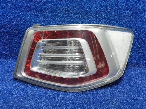 Kia 1.6 LPI HEV 2013 Combination Tail Light (right side/passenger side) OEM 924021Q