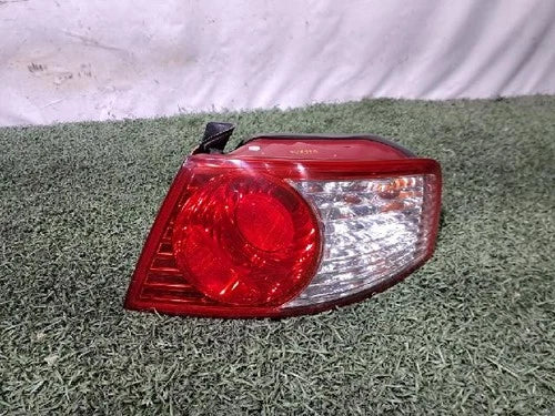 Right rear combination tail light assembly Kia Amanti 2003 OEM 92402 3F070