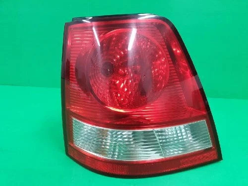 Left rear tail light assembly compatible with Kia Sorento 2005, genuine OEM replacement part 92401 3E000