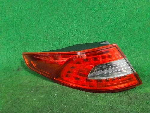 Left rear tail light assembly compatible with Kia K5 2013, genuine OEM replacement part 924012T100