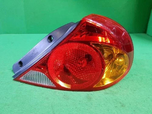 Kia Spectra 2003 Right rear combination tail light assembly OEM 0K2N1 51150A