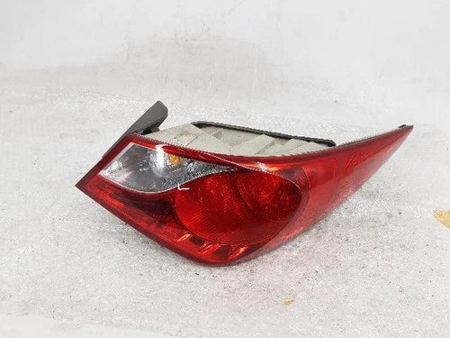 Conjunto de faro/calavera trasero exterior derecho Hyundai 2010 OEM 92402 3S000