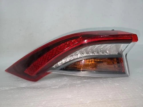Left rear tail light assembly compatible with Hyundai Azera 2020, genuine OEM replacement part 92401 G8500