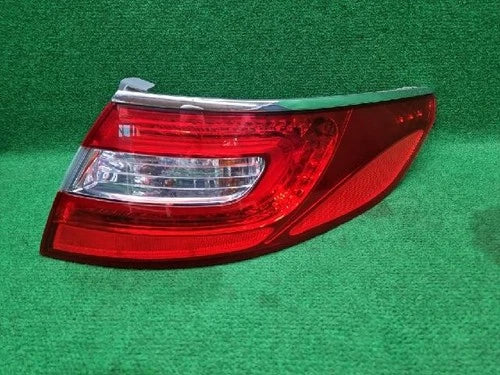 Rear combination tail light assembly Hyundai Azera 2011 (outer right) OEM 92404 3V000