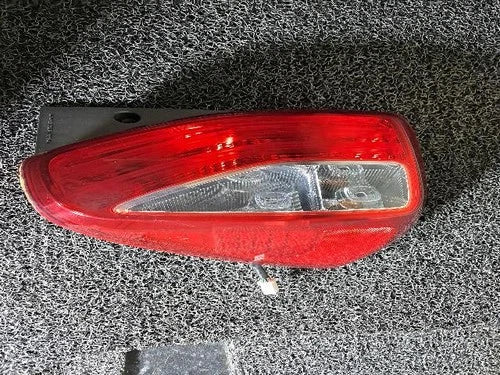 Right rear combination tail light assembly compatible with Kia Ray 2012, genuine OEM replacement part 92402 A3000