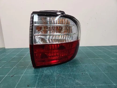 Right outer rear tail light assembly compatible with Hyundai H-1 2007, genuine OEM replacement part 92402 4A600
