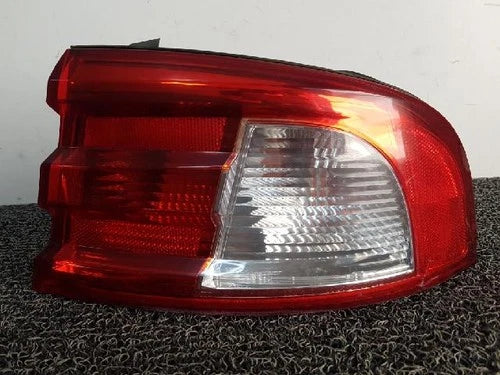 Kia 2002 Luz trasera / calavera combinada derecha OEM 92421 3C070