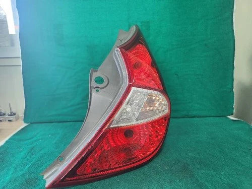 Used OEM Part - Combination Tail Light Assembly right compatible with Hyundai Accent 2011, OEM 92402 1R200