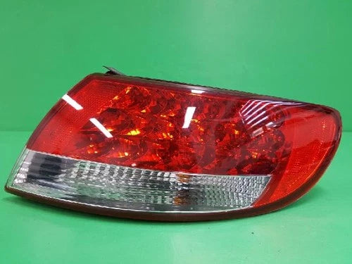 Right rear combination tail light assembly compatible with Hyundai Azera 2005, genuine OEM replacement part 924023L000